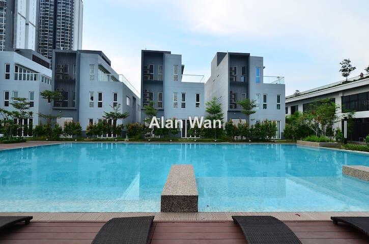 Banglo untuk Disewa di Lakefront Villa, Cyberjaya oleh Alan Wan - iProperty.com.my