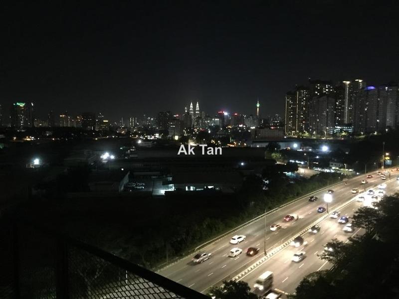Service Residence for Sale in Flexus Signature by Daren Tan - iProperty.com.my