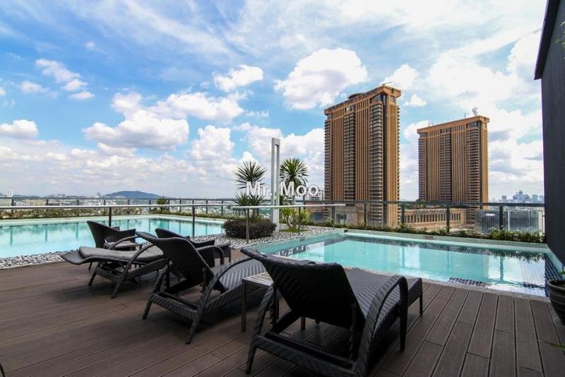 Service Residence for Sale in Bintang Fairlane Residences by Mr. Moo - Roof top swimming pool - iProperty.com.my