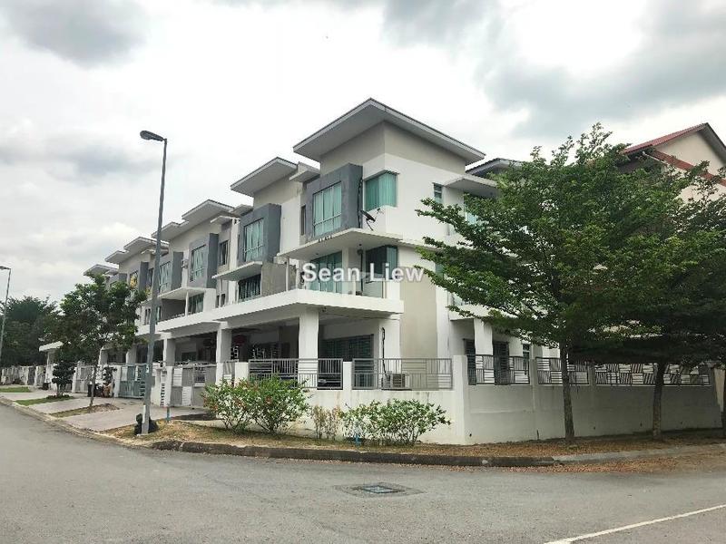 3-storey Terraced House for Sale in Puchong, Selangor by Sean Liew - iProperty.com.my