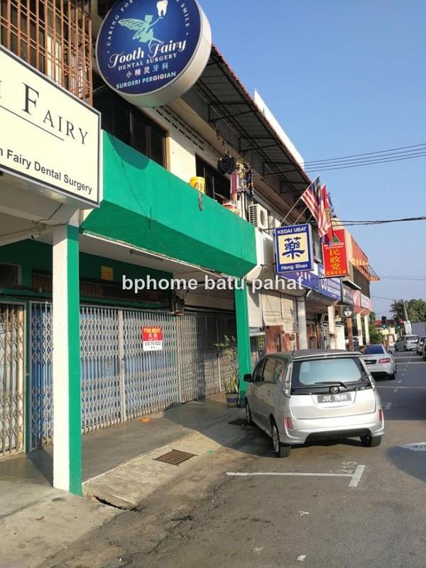 For Sale - Mainroad same row as family cake ,
Freehold 1540sf FOR RENT / SALE
back is CIMB or seven eleven