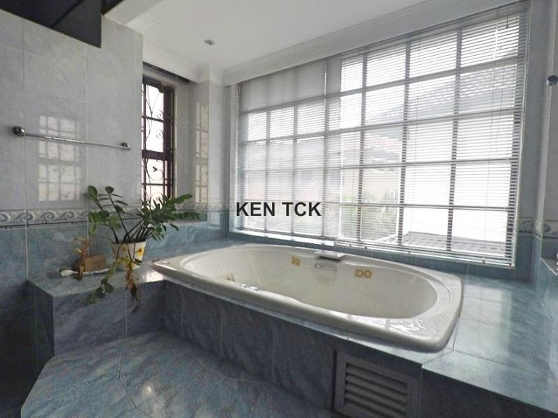 Bungalow House for Sale in Lakeview Saujana @ Saujana Golf, Saujana by Ken Tan - iProperty.com.my