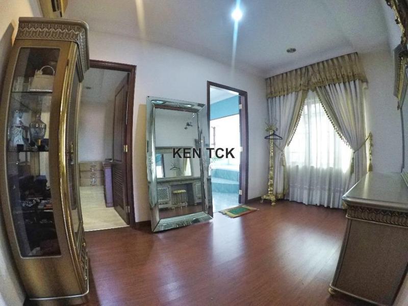 Bungalow House for Sale in Lakeview Saujana @ Saujana Golf, Saujana by Ken Tan - iProperty.com.my
