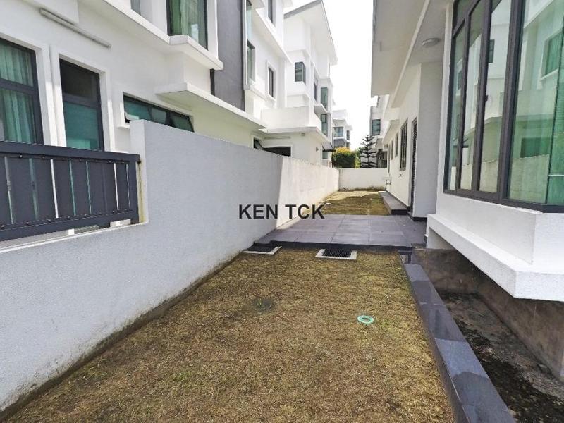 Bungalow House for Sale in Casabella, Kota Damansara, Kota Damansara by Ken Tan - iProperty.com.my