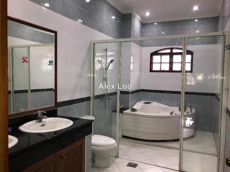 Bungalow House untuk Dijual di Glenmarie Court, Glenmarie oleh Alex Loo - Glenmarie Court Bungalow For Sale - iProperty.com.my