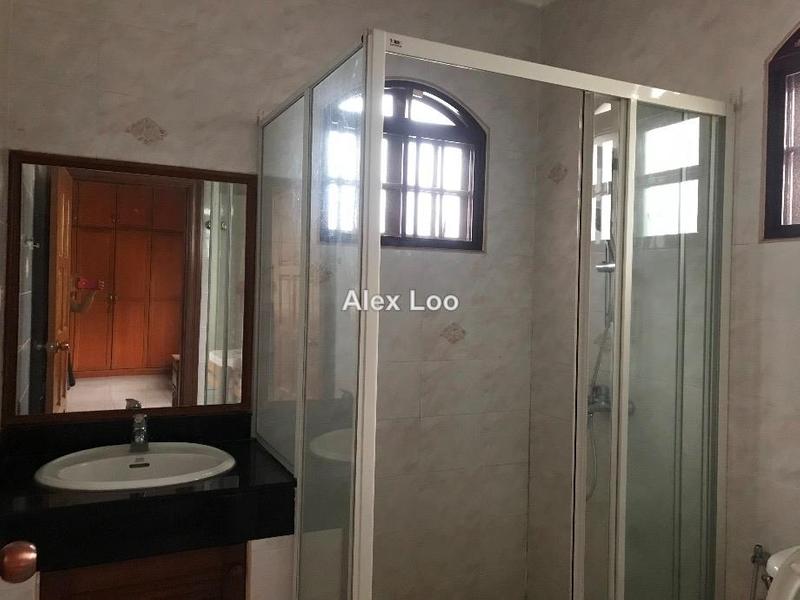 Bungalow House untuk Dijual di Glenmarie Court, Glenmarie oleh Alex Loo - Glenmarie Court Bungalow For Sale - iProperty.com.my