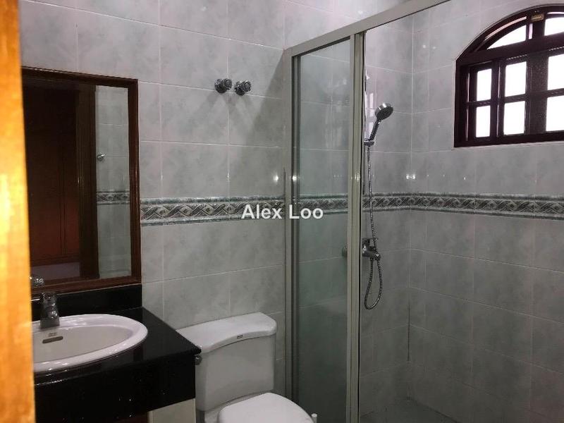 Bungalow House untuk Dijual di Glenmarie Court, Glenmarie oleh Alex Loo - Glenmarie Court Bungalow For Sale - iProperty.com.my