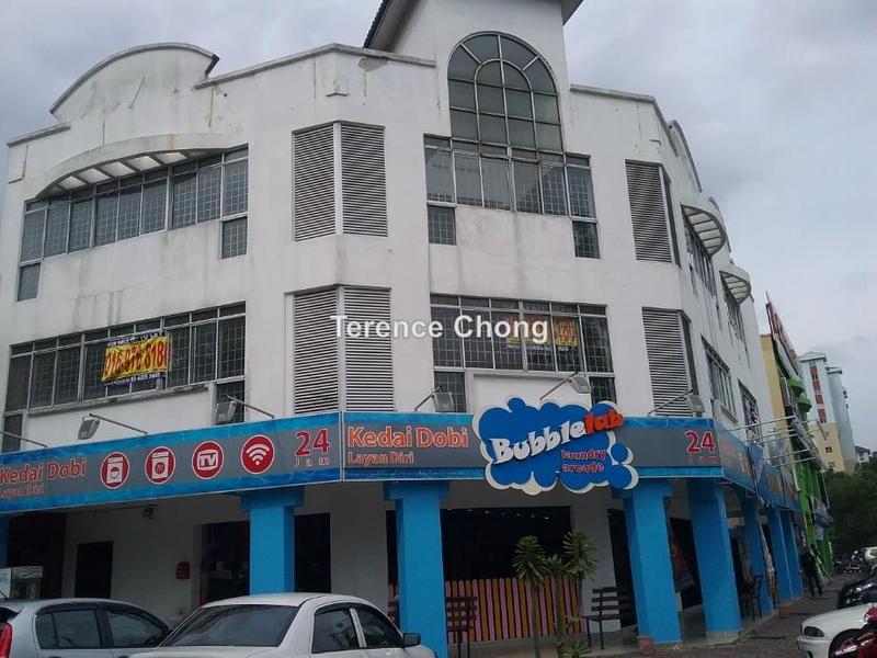 For Rent - Corner 2nd floor shop at Taman Damai Perdana, Cheras