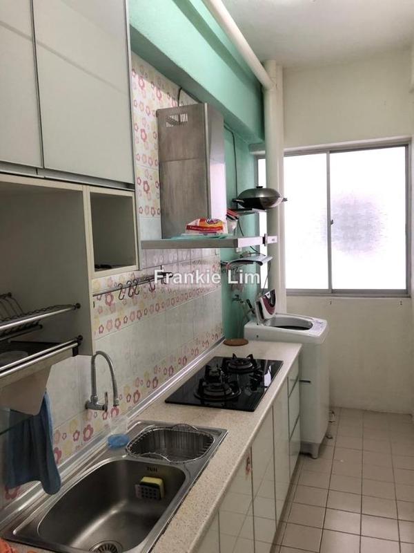 For Sale - Plaza Menjalara