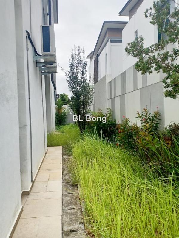 Bungalow House for Sale in Taman Saujana Height, Bukit Katil by BL Bong - iProperty.com.my