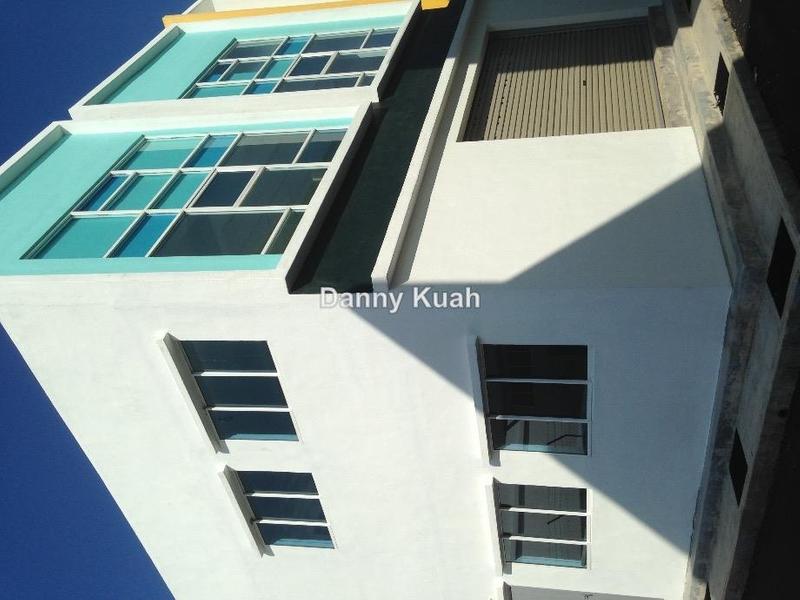 Kedai-Pejabat untuk Dijual di Batu Berendam, Melaka oleh Danny Kuah - iProperty.com.my