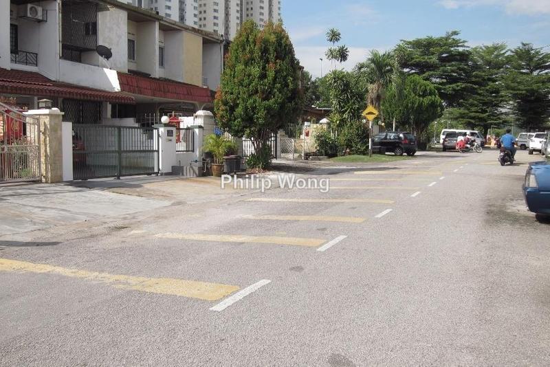 Rumah Teres 2-Tingkat untuk Dijual di Taman Bukit Serdang, Seri Kembangan oleh Philip Wong - iProperty.com.my