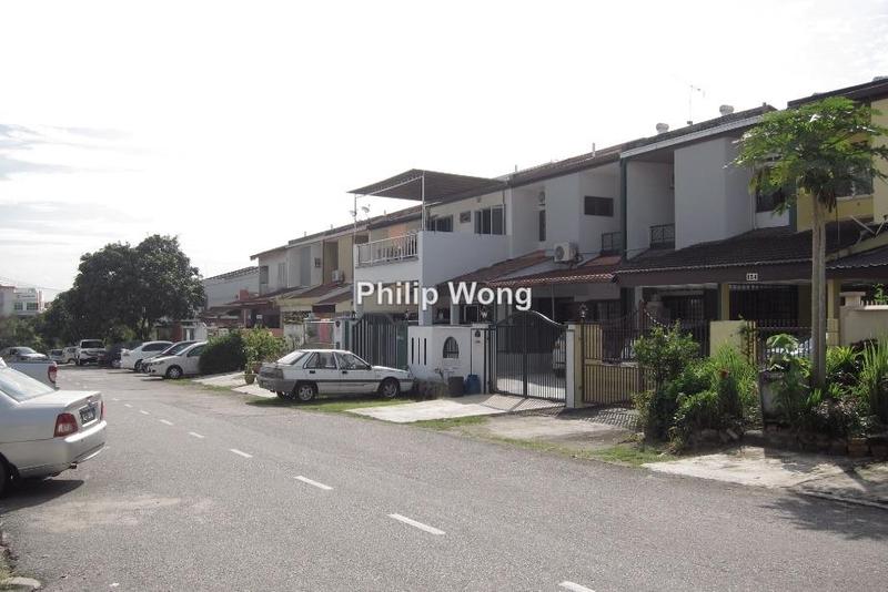 Rumah Teres 2-Tingkat untuk Dijual di Taman Bukit Serdang, Seri Kembangan oleh Philip Wong - iProperty.com.my