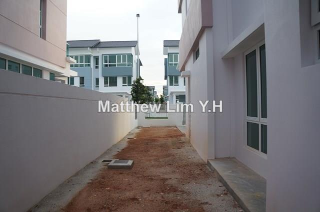 Bungalow House for Sale in Ambang Botanic, Klang by Matthew Lim Y.H - iProperty.com.my