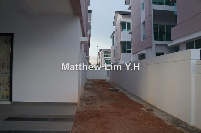 Bungalow House for Sale in Ambang Botanic, Klang by Matthew Lim Y.H - iProperty.com.my