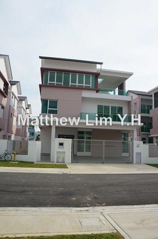 Bungalow House for Sale in Ambang Botanic, Klang by Matthew Lim Y.H - iProperty.com.my