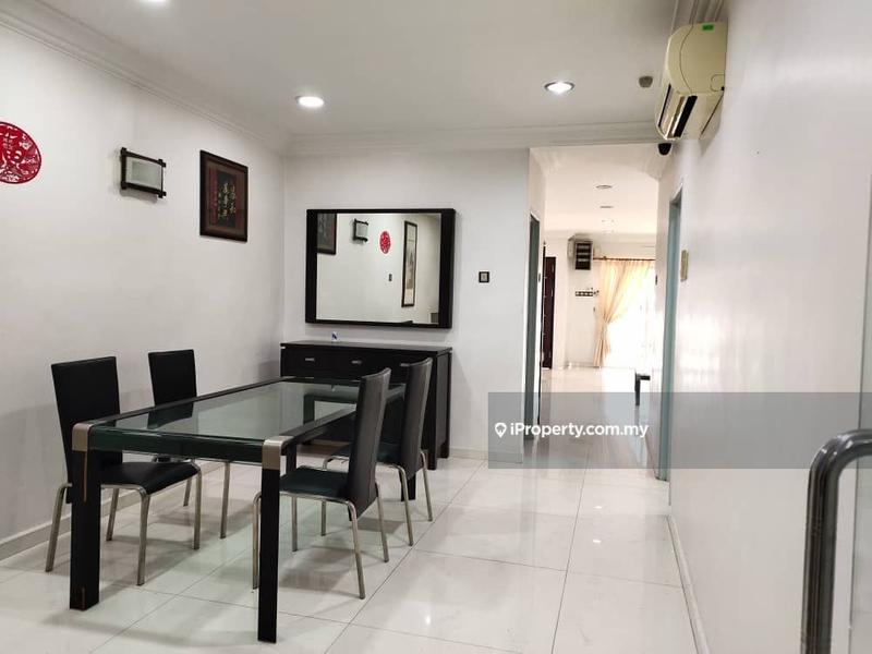 Rumah Berkembar untuk Dijual di Taman Equine, Seri Kembangan oleh Philip Wong - iProperty.com.my