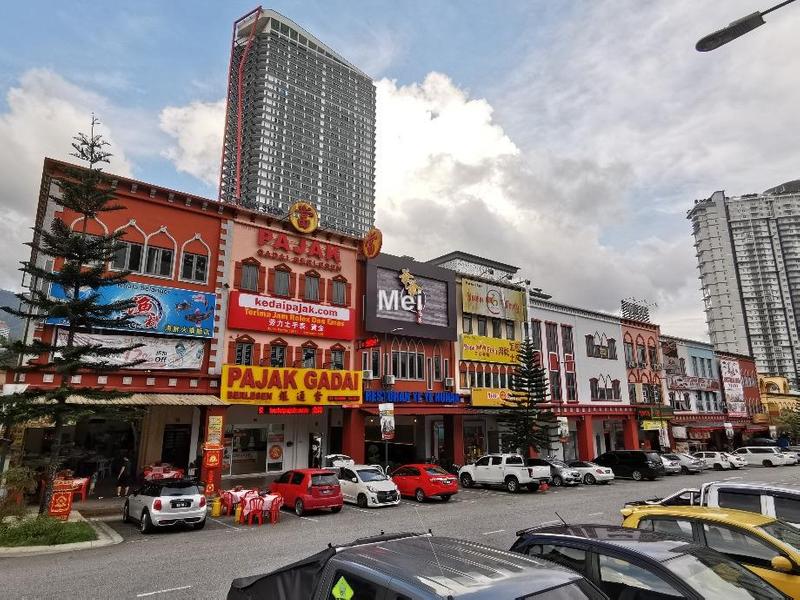 For Rent - 3sty shop office main road