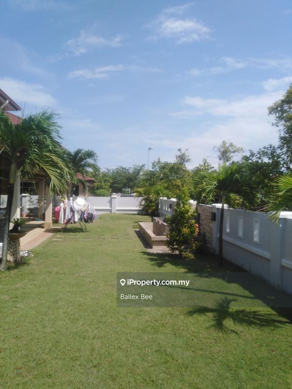 Rumah Berkembar untuk Dijual di Kemunung Utama, Shah Alam oleh Ballex Bee - iProperty.com.my