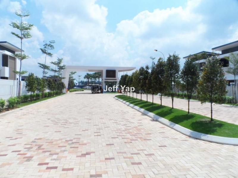 Cluster House for Sale in Nusa Duta, Iskandar Puteri (Nusajaya) by Jeff Yap - iProperty.com.my