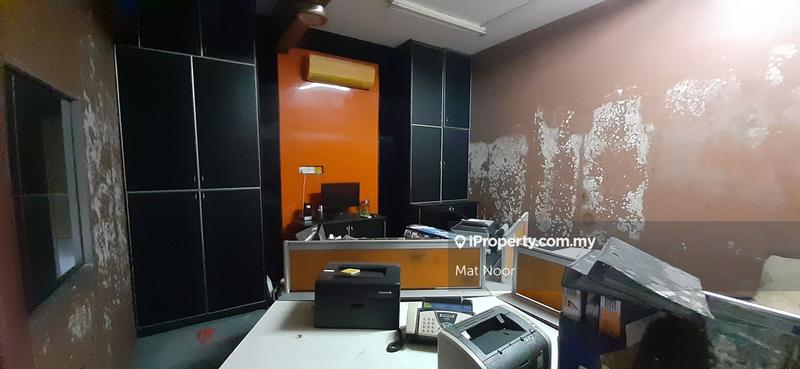 Kedai-Pejabat untuk Dijual di Taman Bukit Subang, Shah Alam oleh Mat Noor - iProperty.com.my