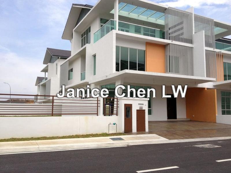 Semi-Detached House untuk Dijual di Palmiera @ Kinrara Residence, Bandar Kinrara oleh Janice Chen - iProperty.com.my