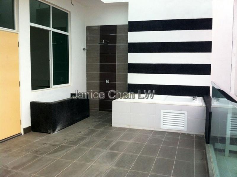 Rumah Berkembar untuk Dijual di Palmiera @ Kinrara Residence, Bandar Kinrara oleh Janice Chen - iProperty.com.my