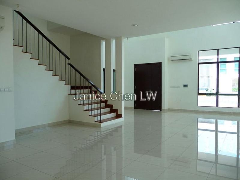 Rumah Berkembar untuk Dijual di Palmiera @ Kinrara Residence, Bandar Kinrara oleh Janice Chen - iProperty.com.my