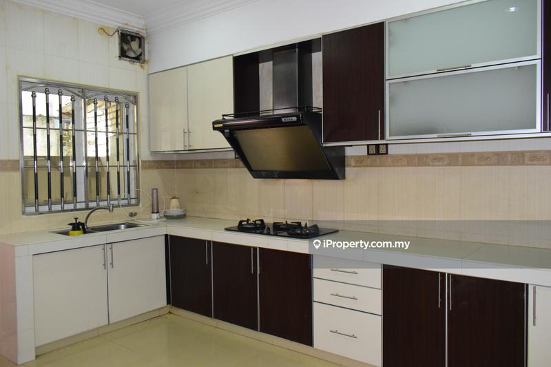 Rumah Berkembar untuk Dijual di Taman Equine, Seri Kembangan oleh Philip Wong - iProperty.com.my