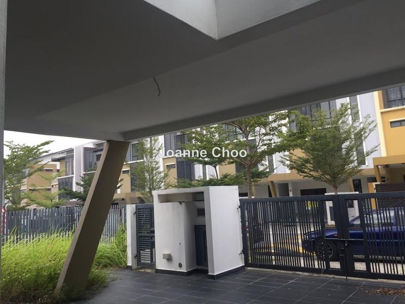 Rumah Berangkai 2 Tingkat untuk Dijual di Laman Glenmarie, Shah Alam oleh Joanne Choo - iProperty.com.my