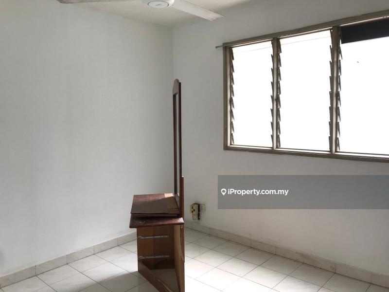 Flat for Sale in Happy Garden Flat by Alan Pang - iProperty.com.my
