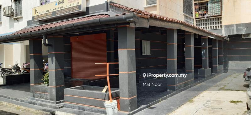 Kedai-Pejabat untuk Dijual di Taman Bukit Subang, Shah Alam oleh Mat Noor - iProperty.com.my