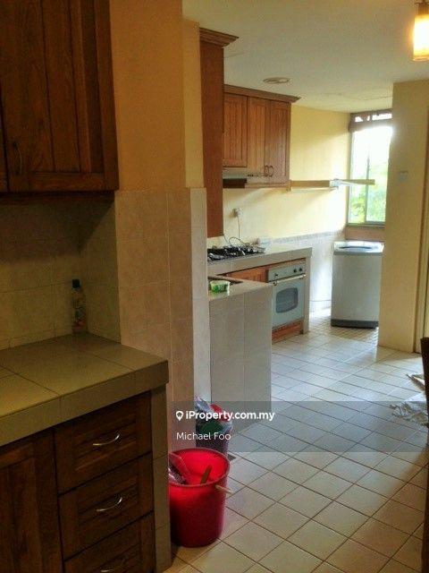 Rumah Bandar untuk Dijual di Serdang, Seri Kembangan oleh Michael Foo - iProperty.com.my