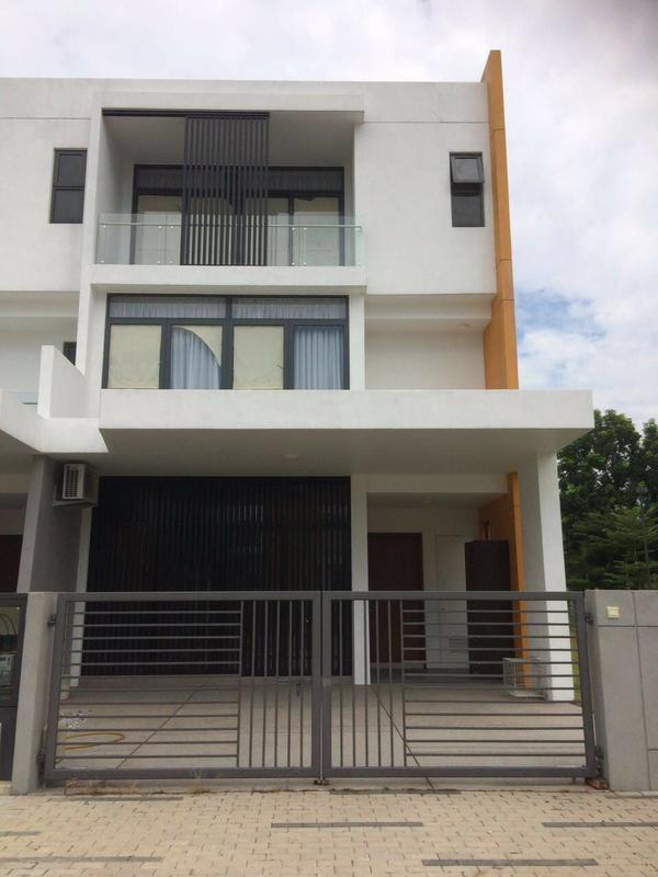 3-storey Terraced House for Sale in Lake Fields, Sungai Besi by Suki Tan - iProperty.com.my