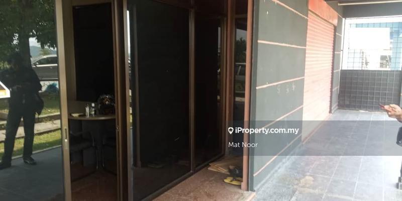 Kedai-Pejabat untuk Dijual di Taman Bukit Subang, Shah Alam oleh Mat Noor - iProperty.com.my