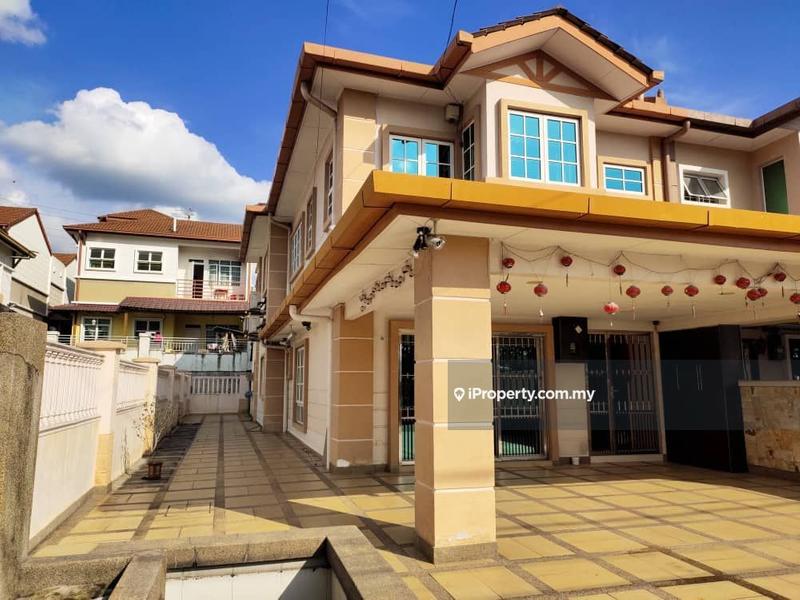 Rumah Berkembar untuk Dijual di Taman Equine, Seri Kembangan oleh Philip Wong - iProperty.com.my