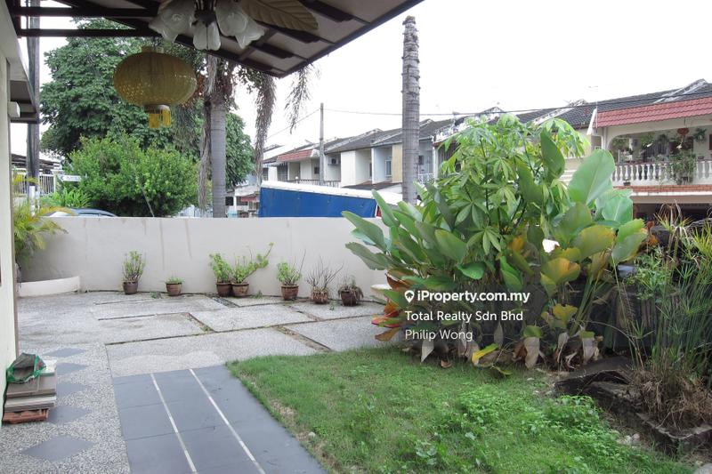 Rumah Teres 2-Tingkat untuk Dijual di Taman Bukit Serdang, Seri Kembangan oleh Philip Wong - iProperty.com.my