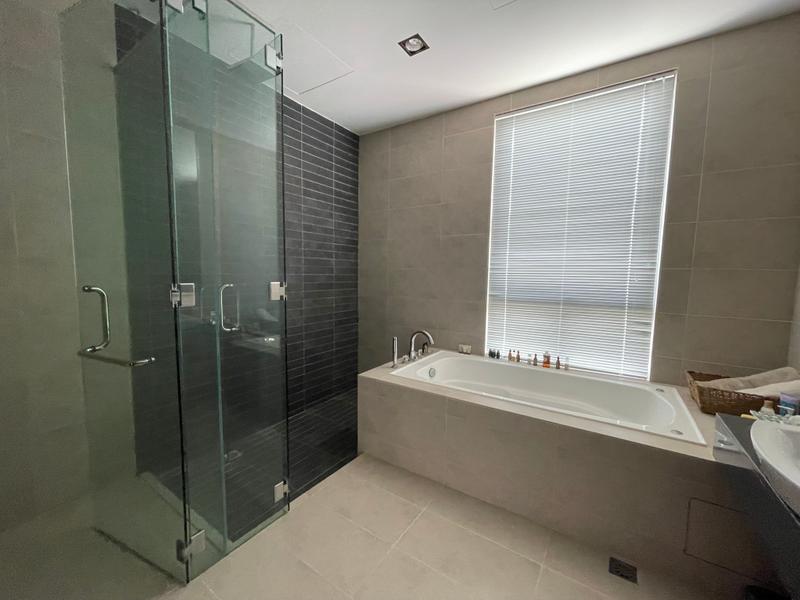 Condominium for Sale in Infinity Beachfront Condominium by Mocole Lee - iProperty.com.my