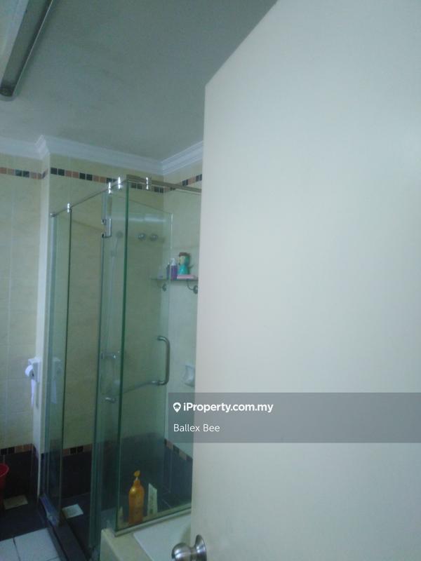 Rumah Berkembar untuk Dijual di Kemunung Utama, Shah Alam oleh Ballex Bee - iProperty.com.my