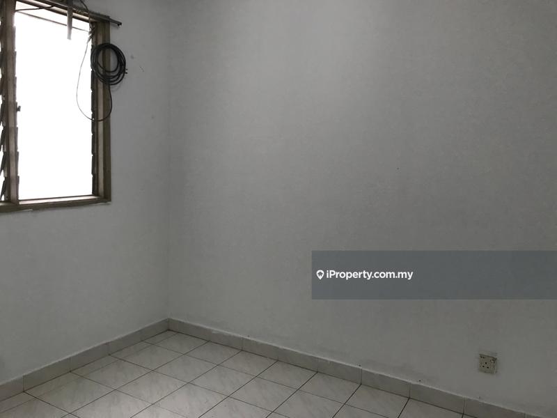 Flat for Sale in Happy Garden Flat by Alan Pang - iProperty.com.my
