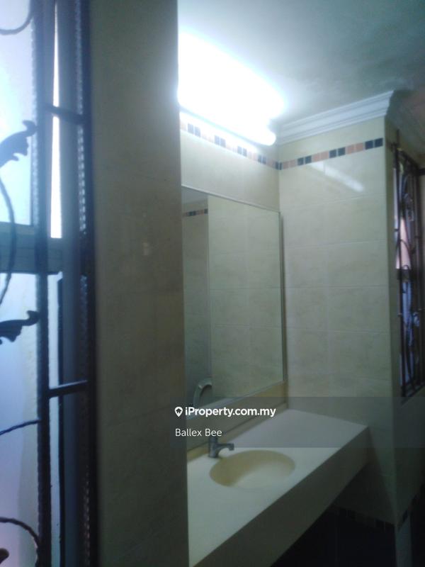 Rumah Berkembar untuk Dijual di Kemunung Utama, Shah Alam oleh Ballex Bee - iProperty.com.my