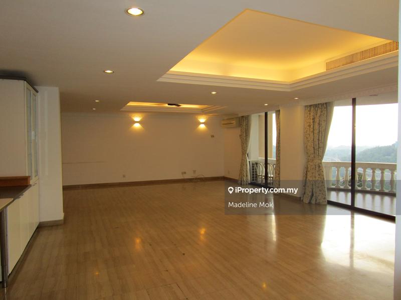 Condominium for Sale in Impian Emas by Madeline Mok - Spacious Living & Dining Rooms - iProperty.com.my