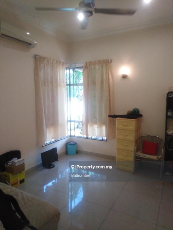 Rumah Berkembar untuk Dijual di Kemunung Utama, Shah Alam oleh Ballex Bee - iProperty.com.my