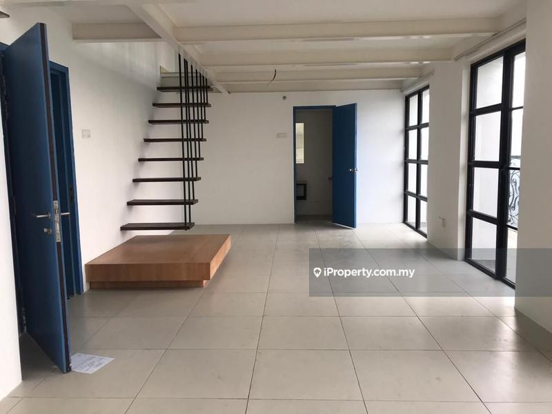 For Sale - Colonial @ Empire City