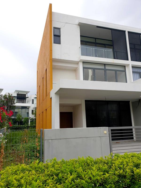3-storey Terraced House for Sale in Lake Fields, Sungai Besi by Suki Tan - iProperty.com.my