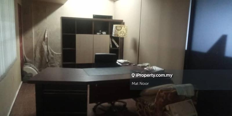 Kedai-Pejabat untuk Dijual di Taman Bukit Subang, Shah Alam oleh Mat Noor - iProperty.com.my
