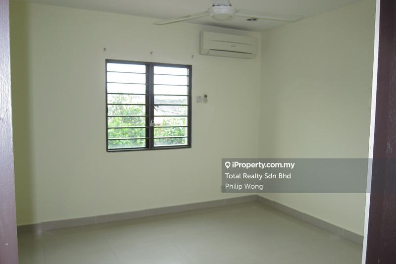 Rumah Teres 2-Tingkat untuk Dijual di Taman Bukit Serdang, Seri Kembangan oleh Philip Wong - iProperty.com.my