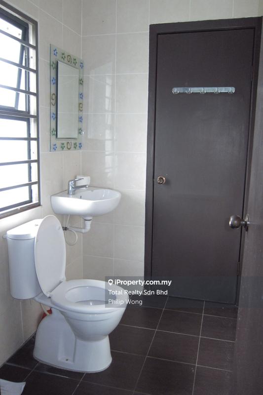 Rumah Teres 2-Tingkat untuk Dijual di Taman Bukit Serdang, Seri Kembangan oleh Philip Wong - iProperty.com.my