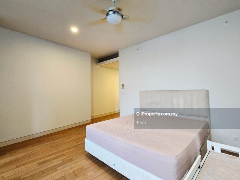 For Sale - Condominium @ The Troika