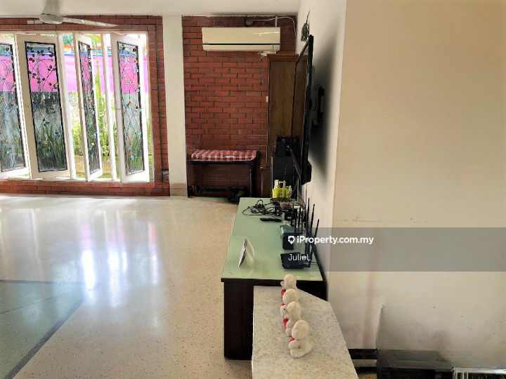 Bungalow House for Sale in Taman Paramount, Petaling Jaya by Julie L - iProperty.com.my